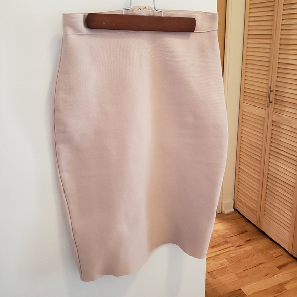 Light pink pencil skirt XS - Picture 3 of 3